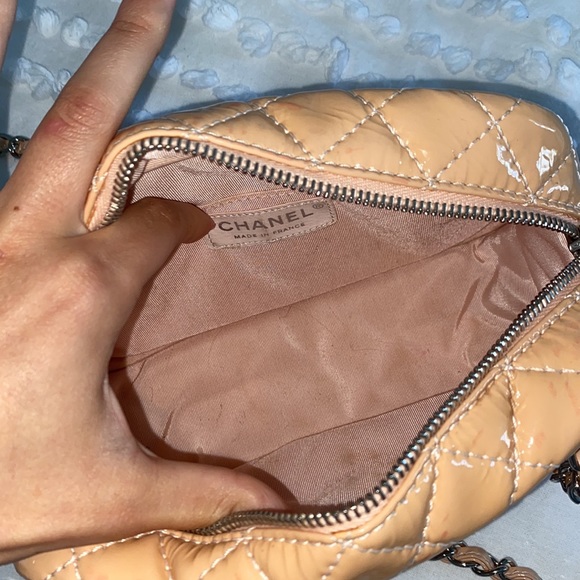 Authentic Chanel Beige Quilted Patent Leather Valentine Collection Camera bag - Picture 12 of 16